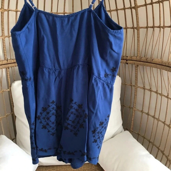 Forever21 blue with black embroidered romper - Picture 4 of 7